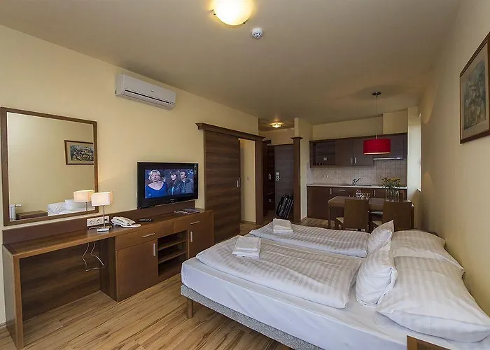 Kehida Family מלון Kehidakustány