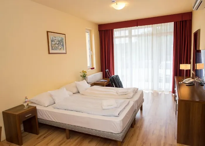 Kehida Family 3* Кехидакустани