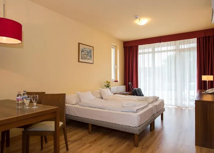 מלון Kehida Family