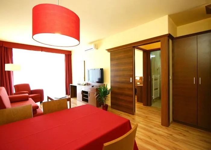 Отель Kehida Family