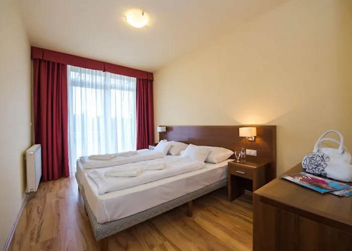 Kehida Family Кехидакустани